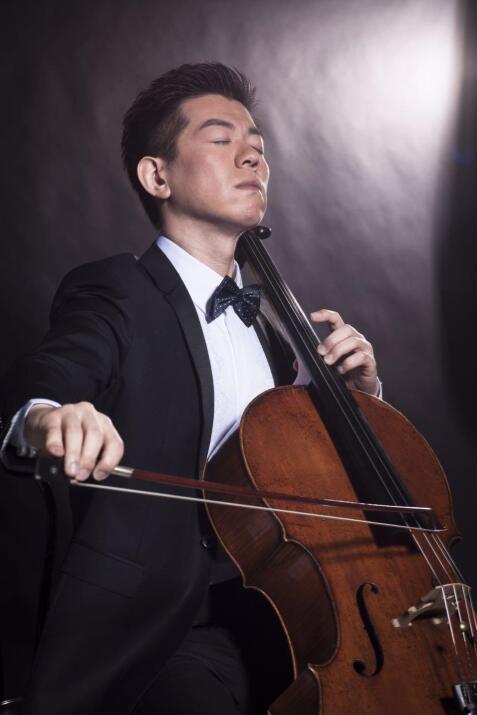 大提琴音乐家冯尧签约公司 大提琴演出经纪人孟先生