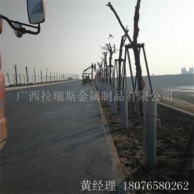 桂林波形护栏 护栏厂家支持定做 包安装