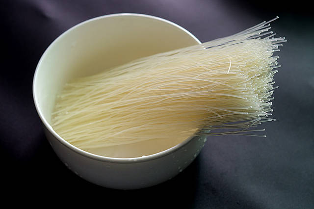 大型方便绵阳米粉生产基地可定制贴牌米粉调料可代加工