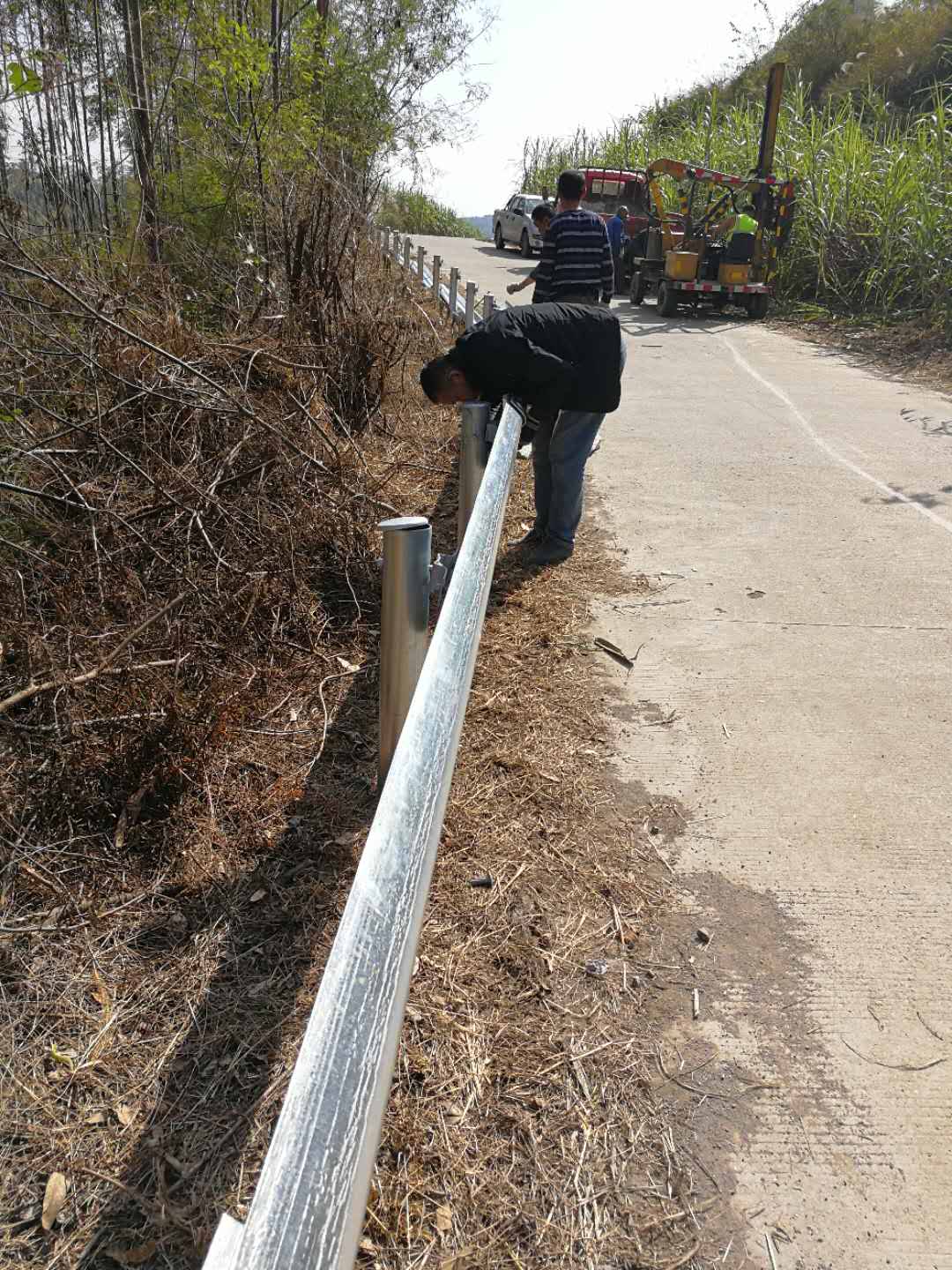 广西波形护栏厂家乡村护栏护栏板波形梁护栏防撞护栏