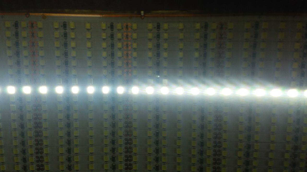 5MM宽 24V 12V 1米120灯和168灯2835软灯带