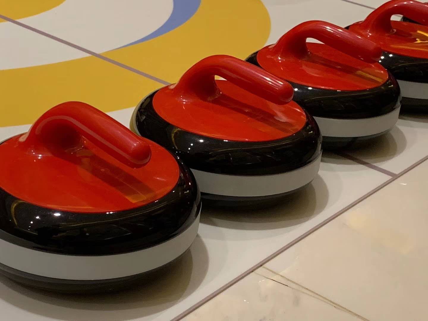 北京校园地板冰壶采用冰壶专用轴承运动更顺滑滚珠可拆卸清理