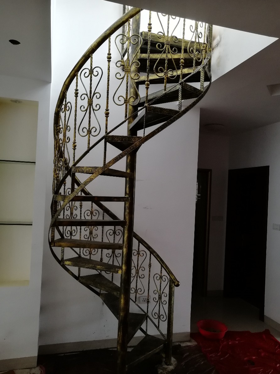 广西桂林铁艺楼梯旋转楼梯单位楼梯学校楼梯幼儿园楼梯别墅楼梯