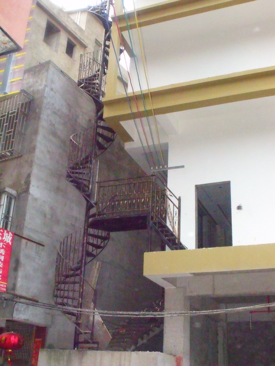 广西桂林铁艺楼梯旋转楼梯单位楼梯学校楼梯幼儿园楼梯别墅楼梯消防楼梯