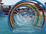 广州专业水上游乐设备厂家-戏水小品-彩虹戏水圈;