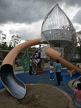 南昌儿童游乐场双层旋转滑梯雕塑不锈钢喷漆摆件;