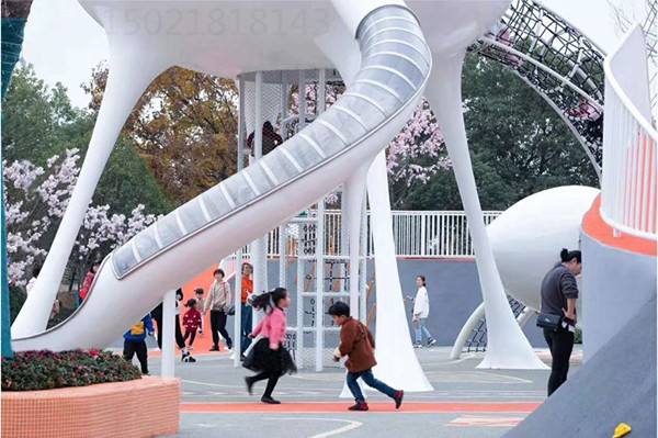 扬州大型公园游玩摆件 宇宙造型滑梯雕塑