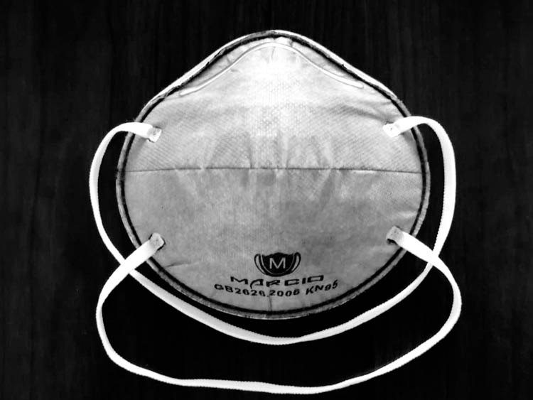 广东东莞马斯奥MC47+碳颗粒熔喷布杯型防护防毒防甲醛防有机口罩