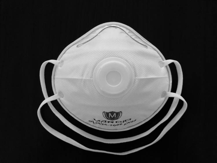 广东东莞马斯奥KN95杯型防护防尘防毒防雾霾呼吸阀口罩