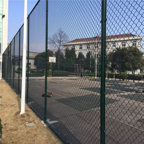 北京篮球场护栏工厂去现场测量尺寸提供合适的方案