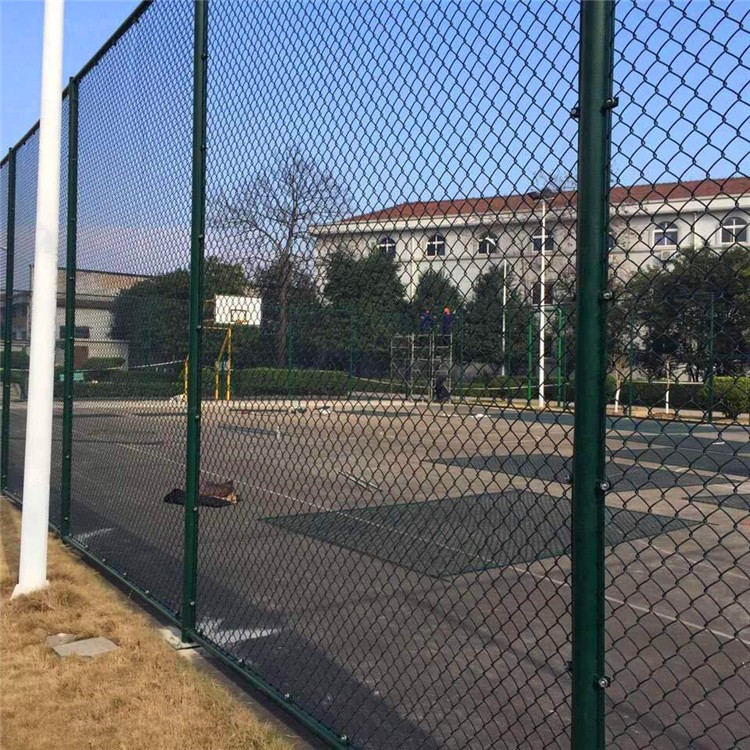 郑州某学校篮球场围网安装案例