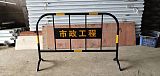 广西南宁铁马护栏厂 南宁铁马移动护栏厂家 移动防护栏 移动式安全围栏