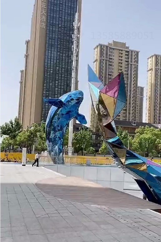 银川广场不锈钢菱形鲸鱼雕塑 水景动物蓝鲸制作