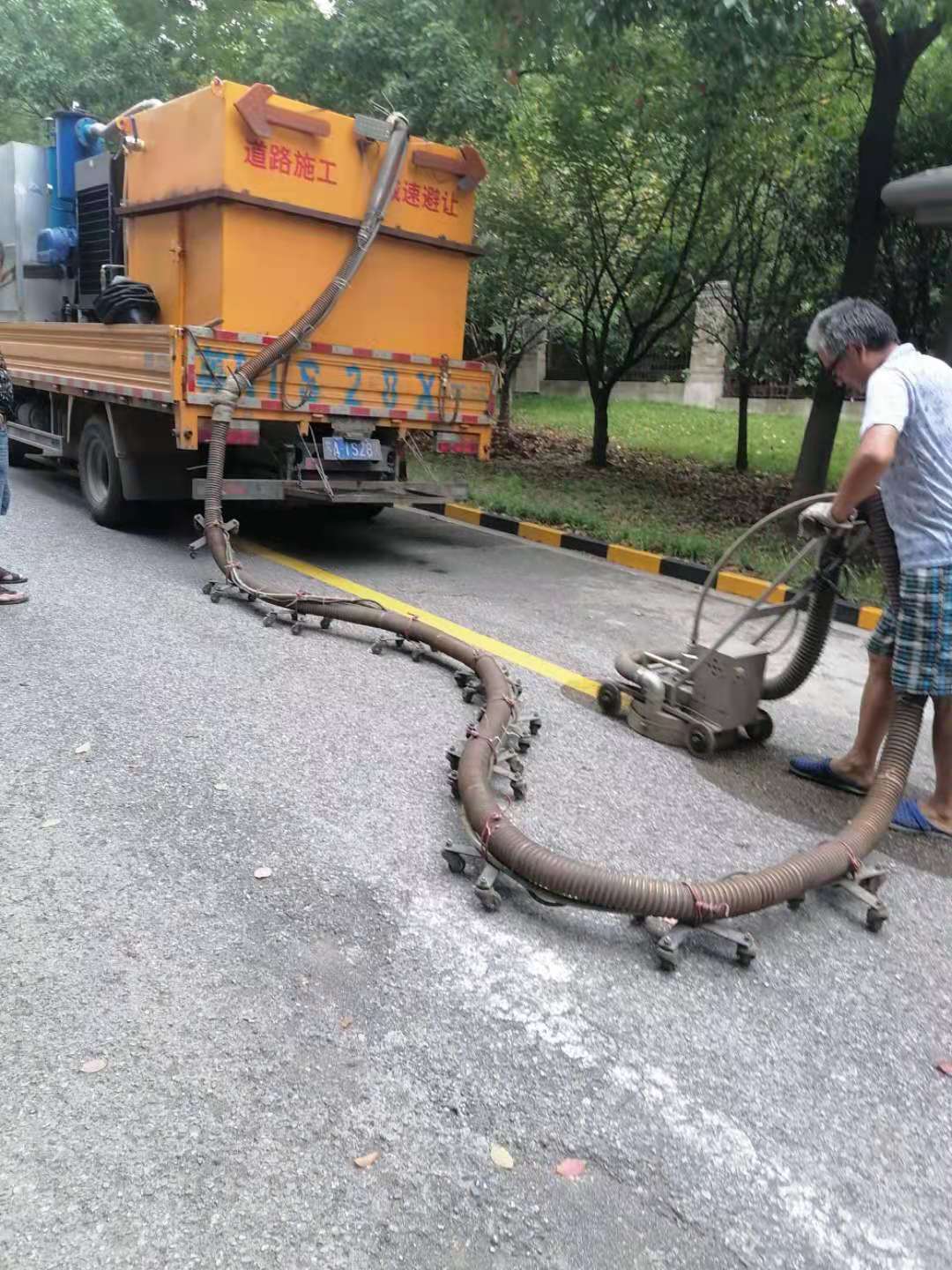 南京达尊交通工程有限公司-南京道路划线-水除线施工