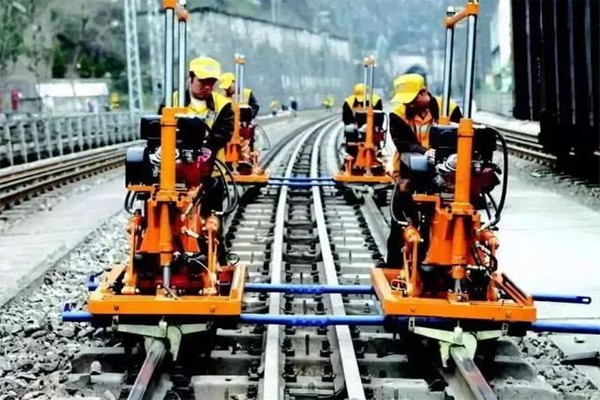 铁道施工和养路机械制造与维护