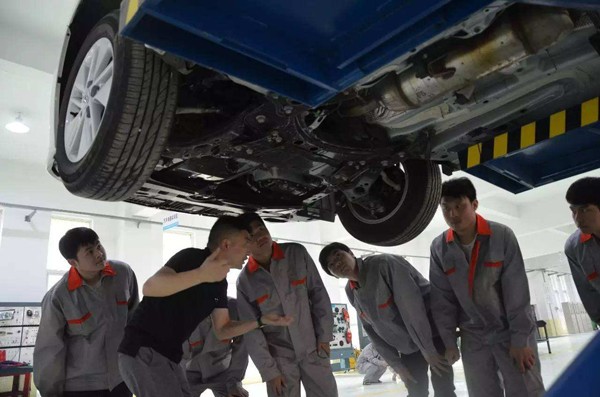 云南省农业广播电视学校汽车运用与维修专业简介