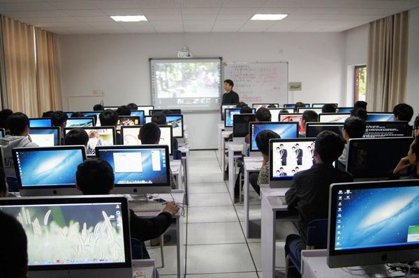 云南省轻工业技工学校计算机应用与维修专业简介