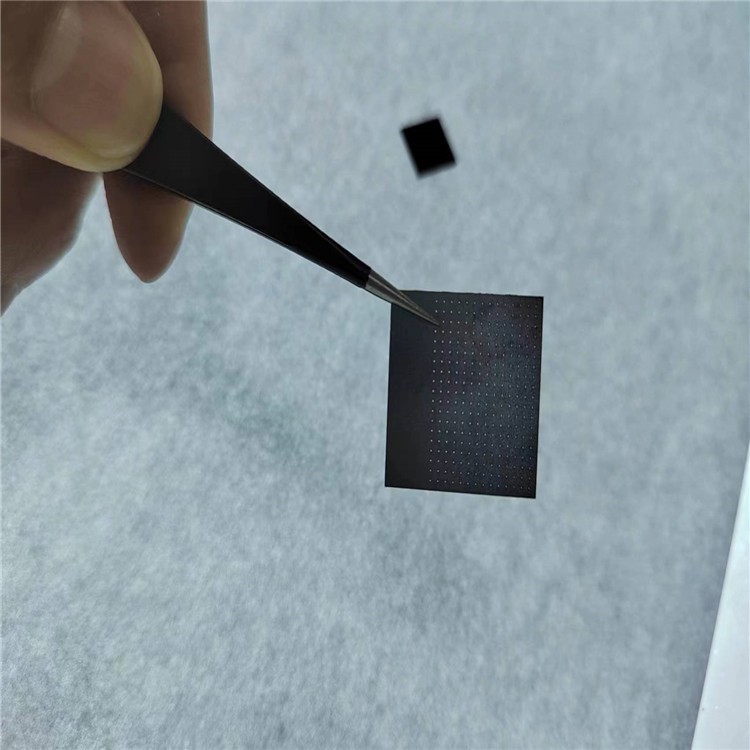 TJ激光异形切割半导体晶圆 科研单晶硅大片改小片群孔定制