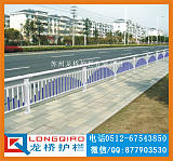 昆山城市道路护栏厂家 昆山锌钢道路护栏定制/龙桥专业生产;