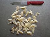 盐渍杏鲍菇：整菇/切片，或按客户要求加工，出口标准5000/吨;