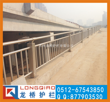 靖江桥梁护栏 靖江河道安全围栏 不锈钢碳钢复合管护栏 龙桥厂家直销
