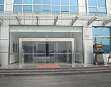北京安装玻璃雨棚航天桥避风阁雨棚安装;