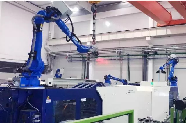 X robotics爱科思机器人全面推广机器人注塑机取件系统技术水平行业领